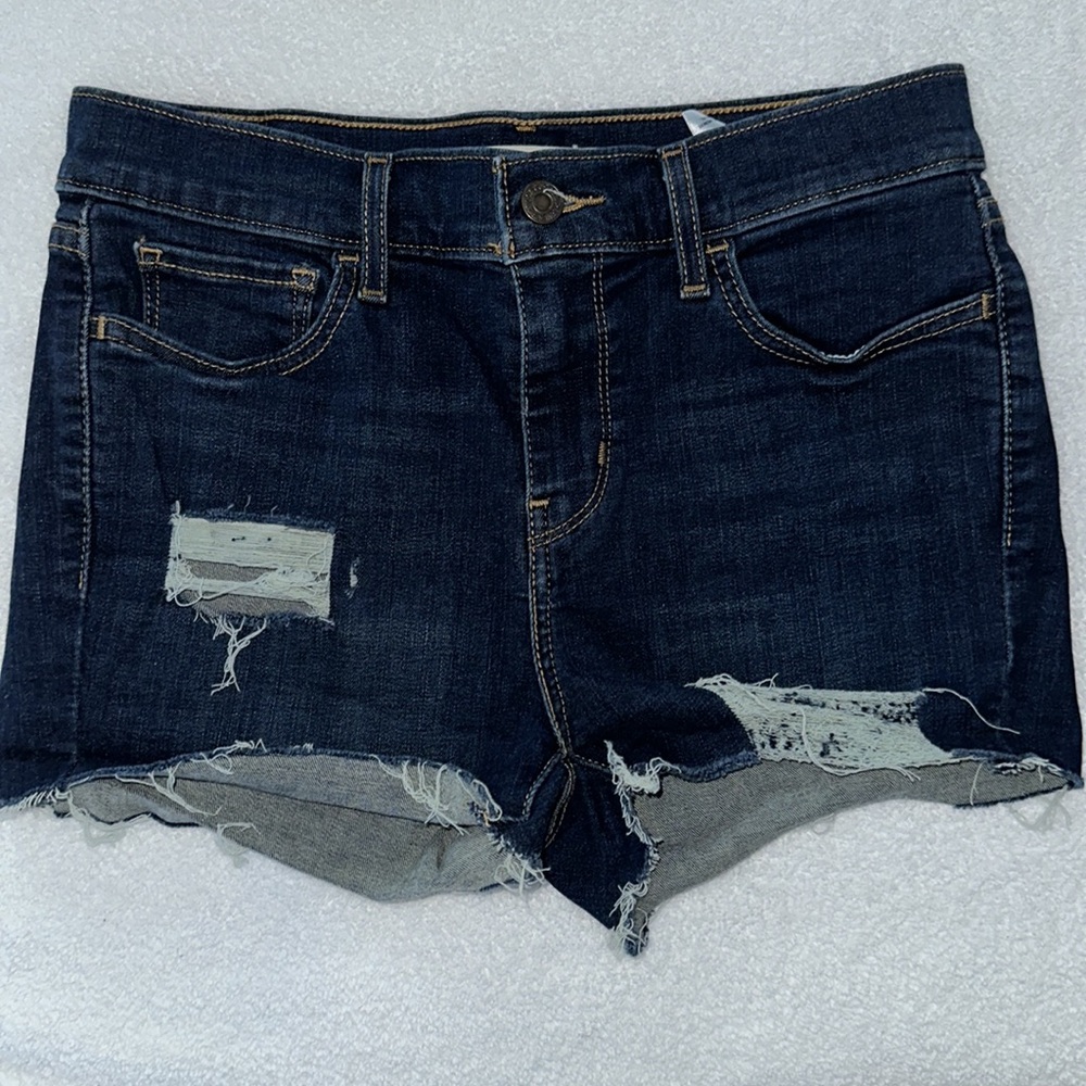 LEVI’S 710 Distressed Cut Off Jeans Size 29. EUC Stretchy. Zipper Fly.